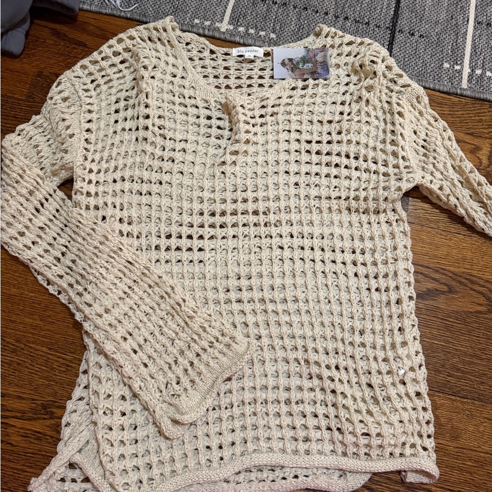Open-Knit Cream Crochet Sweater boutique nwt